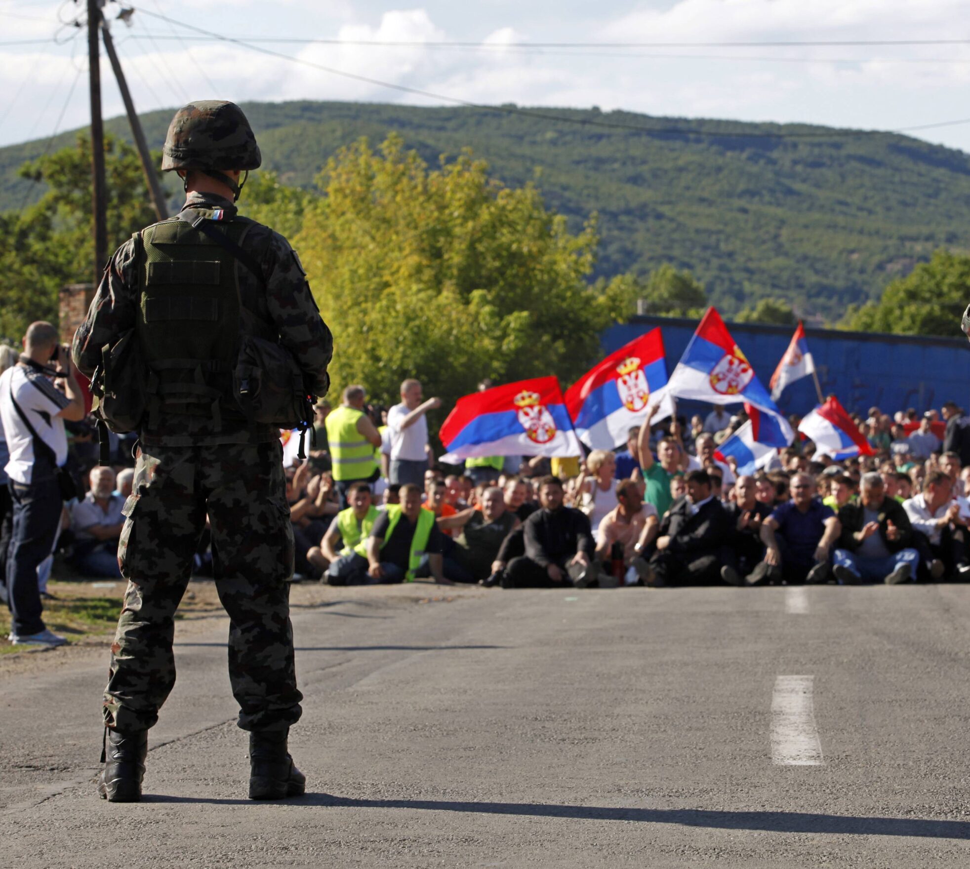 SERBIA Vs KOSOVO For Play War Game Again Red Square   2011 07 29T200314Z 1698106432 GM1E77U0BFK01 RTRMADP 3 KOSOVO BORDER Scaled E1623263634316 